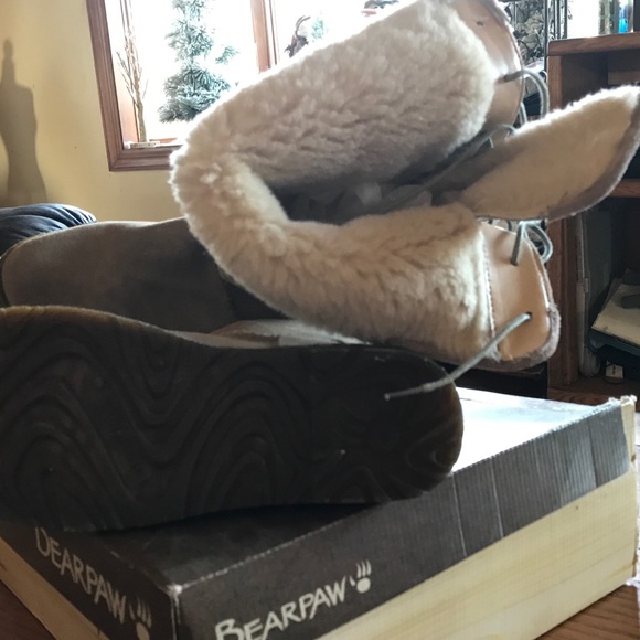 BEARPAW SILVERTHORNE BOOTS - Picture 3 of 4
